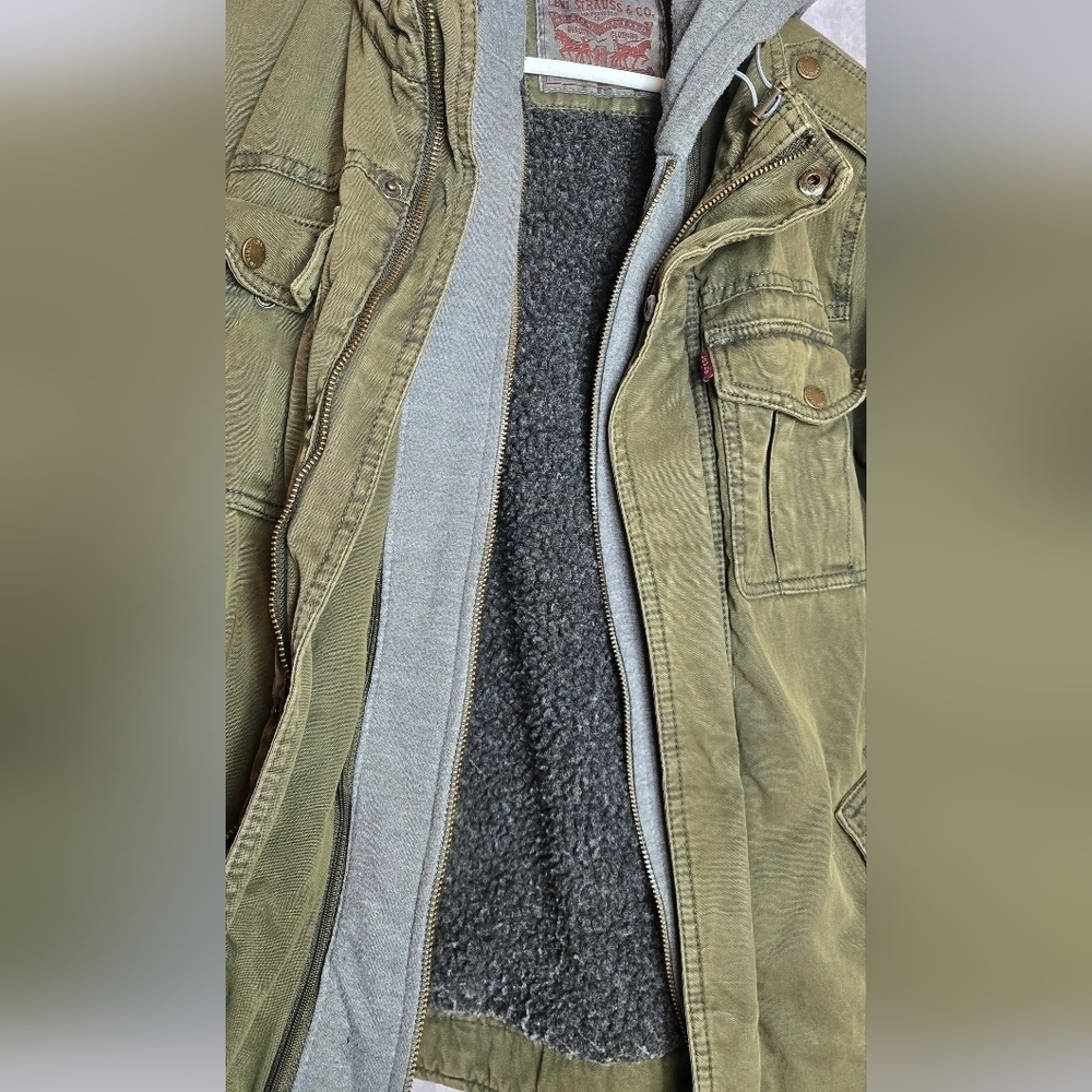 Levi's trucker jacket - Picture 3 of 4